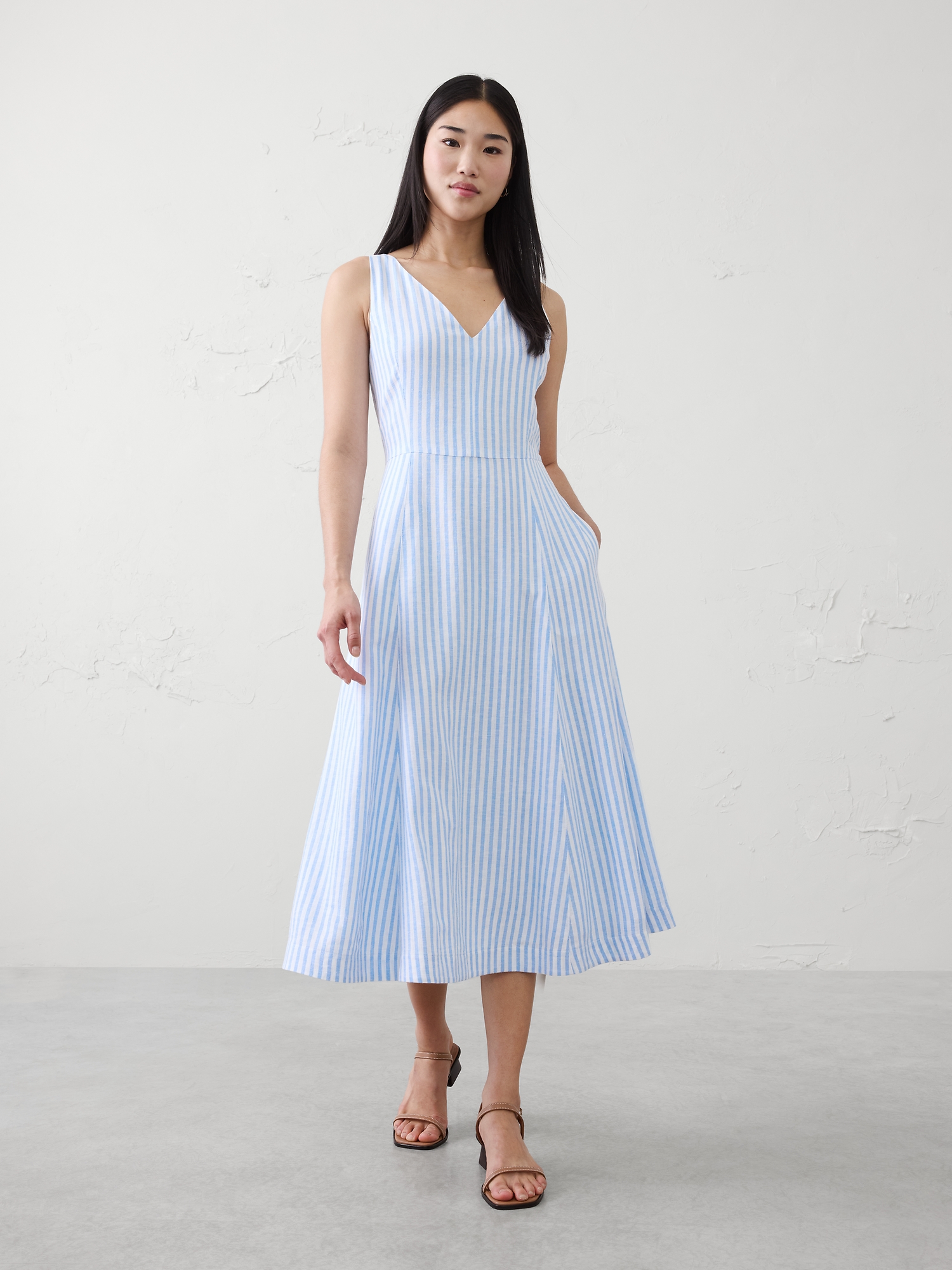Image number 1 showing, Linen-Blend Drapey Midi Dress