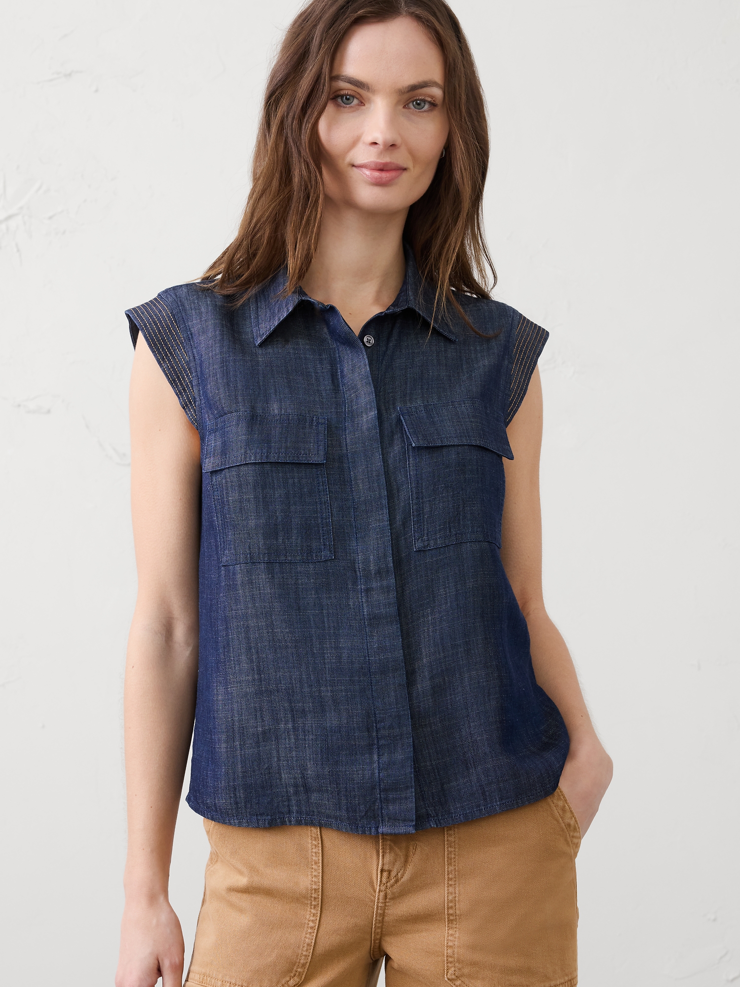L'image numéro 1 présente Chemise à mancherons trapunto en denim
