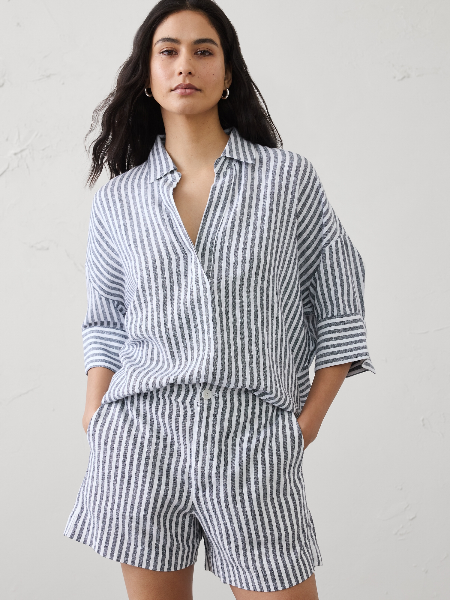 L'image numéro 3 présente Haut drapé en mélange de lin