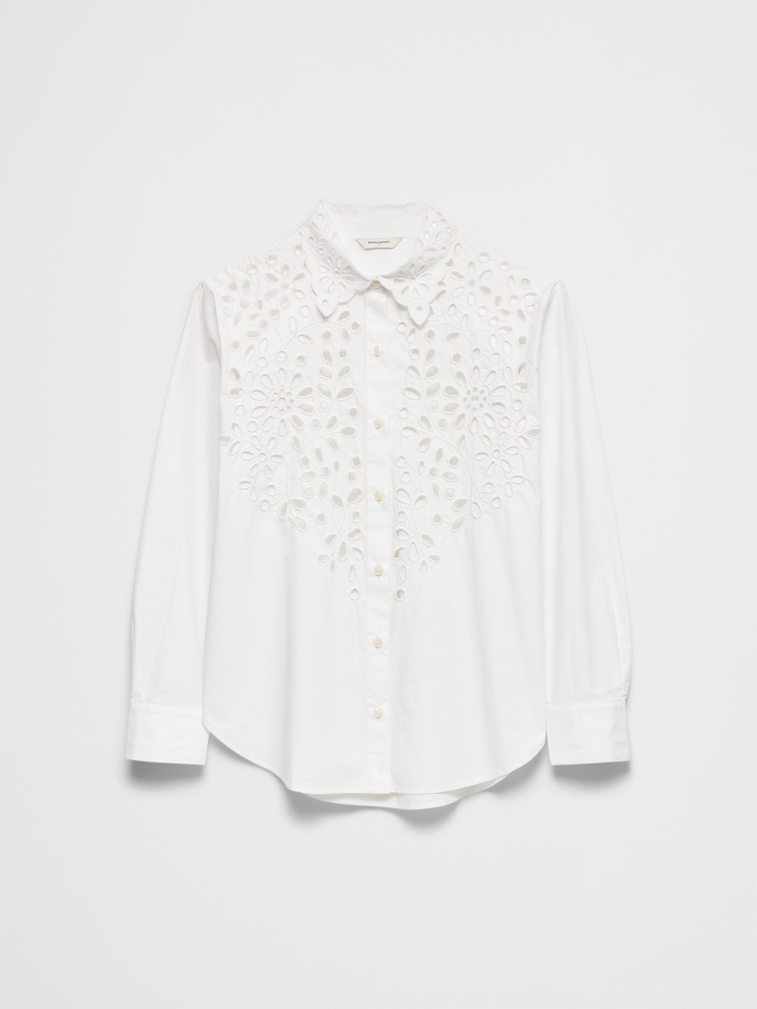 L'image numéro 4 présente Chemisier à broderie anglaise
