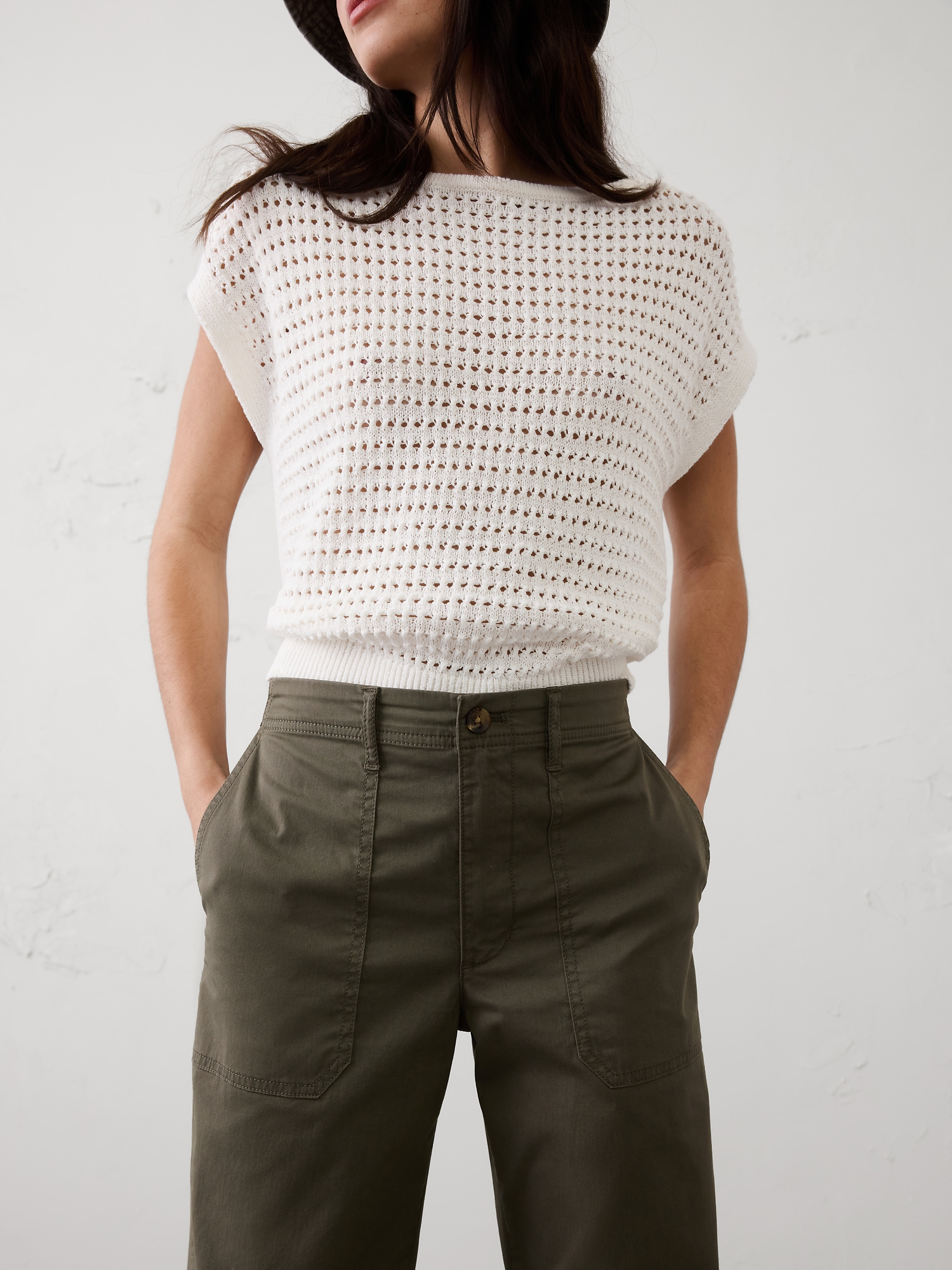 L'image numéro 3 présente Pantalon utilitaire droit à taille haute en sergé