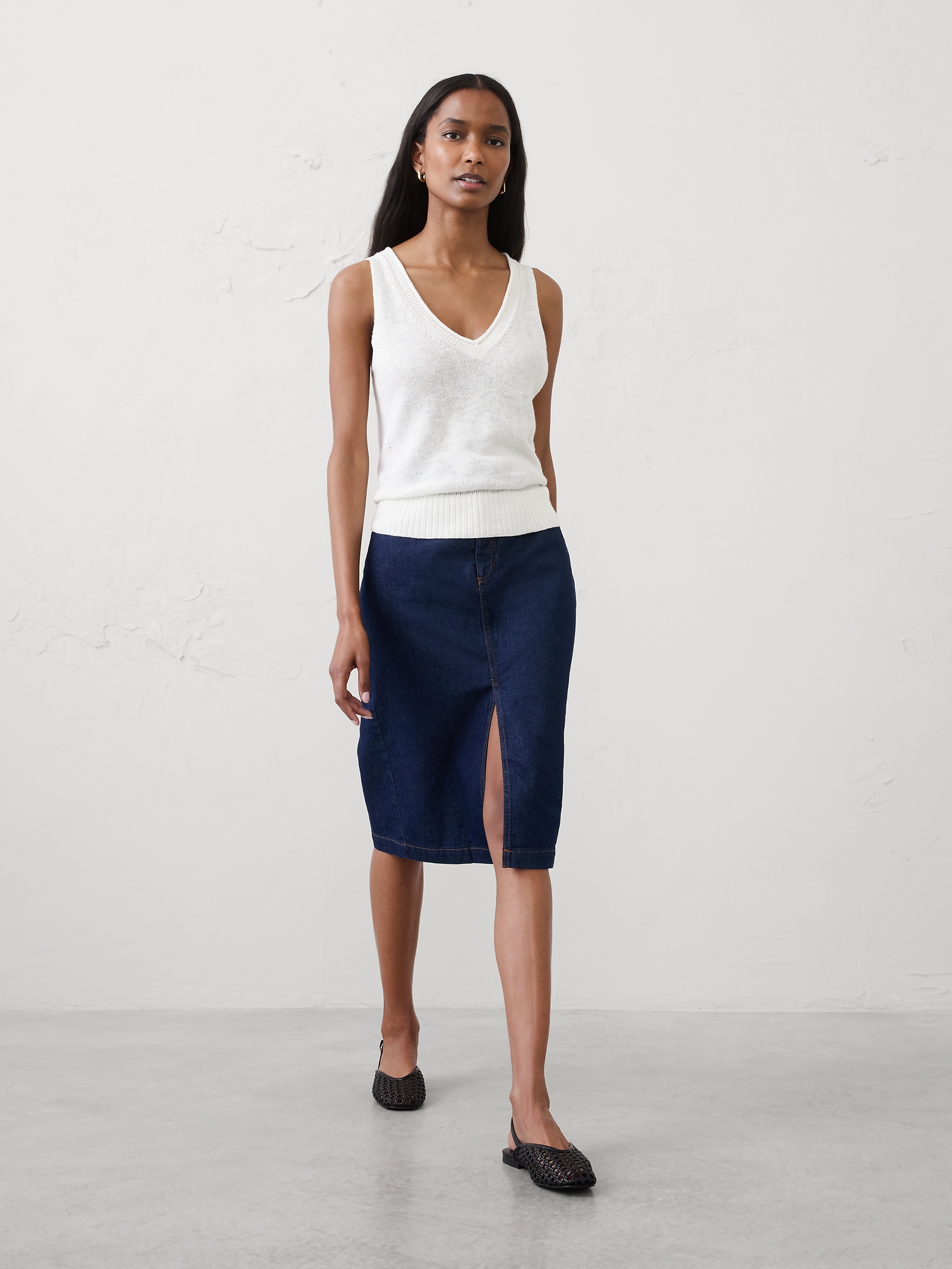 L'image numéro 1 présente Chandail sans manches en tricot de coton et ramie à motif ajouré