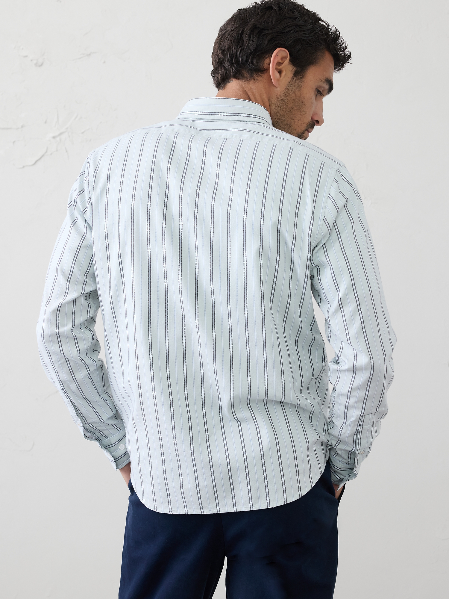 L'image numéro 2 présente Chemise oxford à coupe ajustée