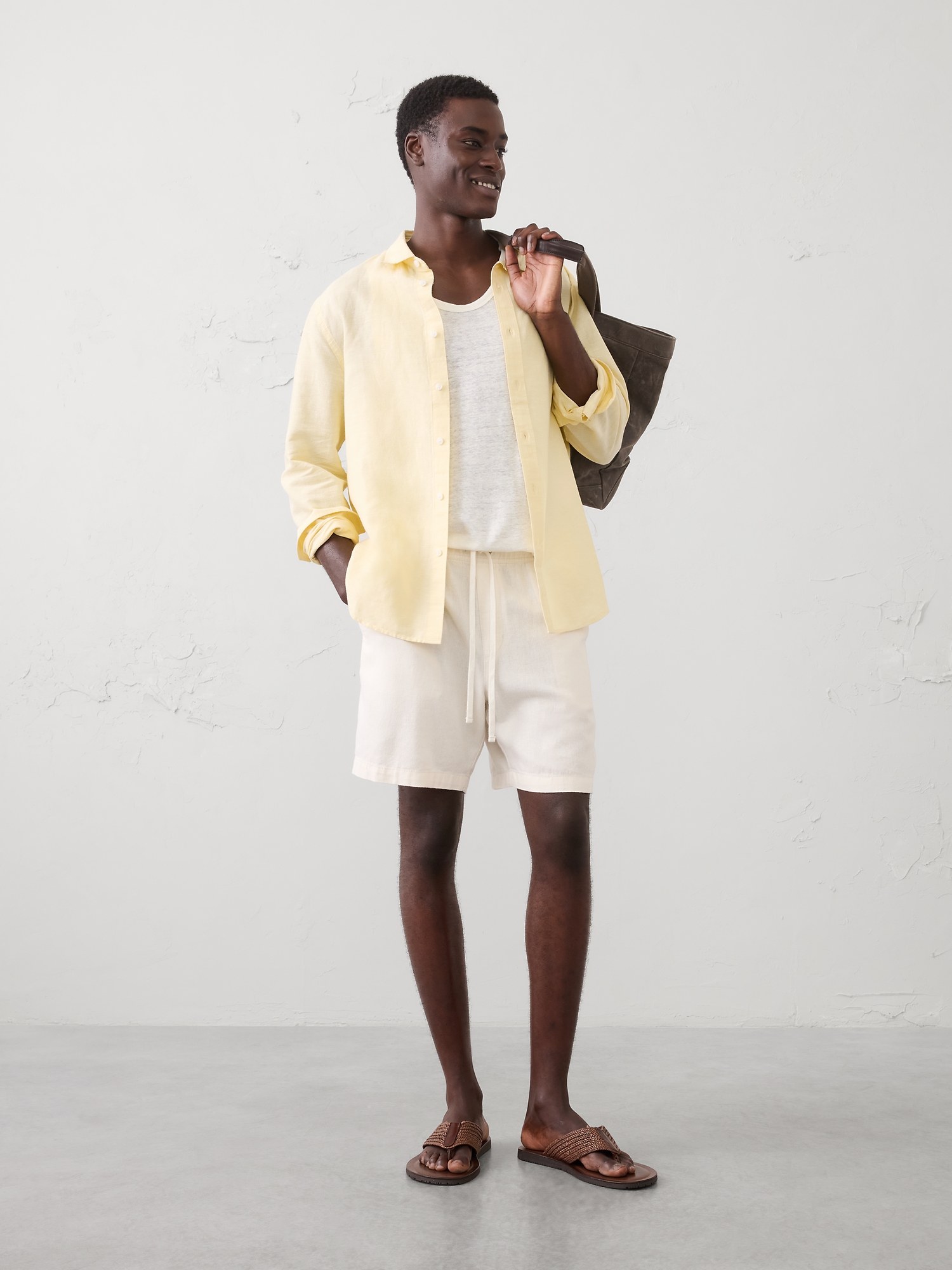 L'image numéro 1 présente Chemise ajustée en mélange de lin