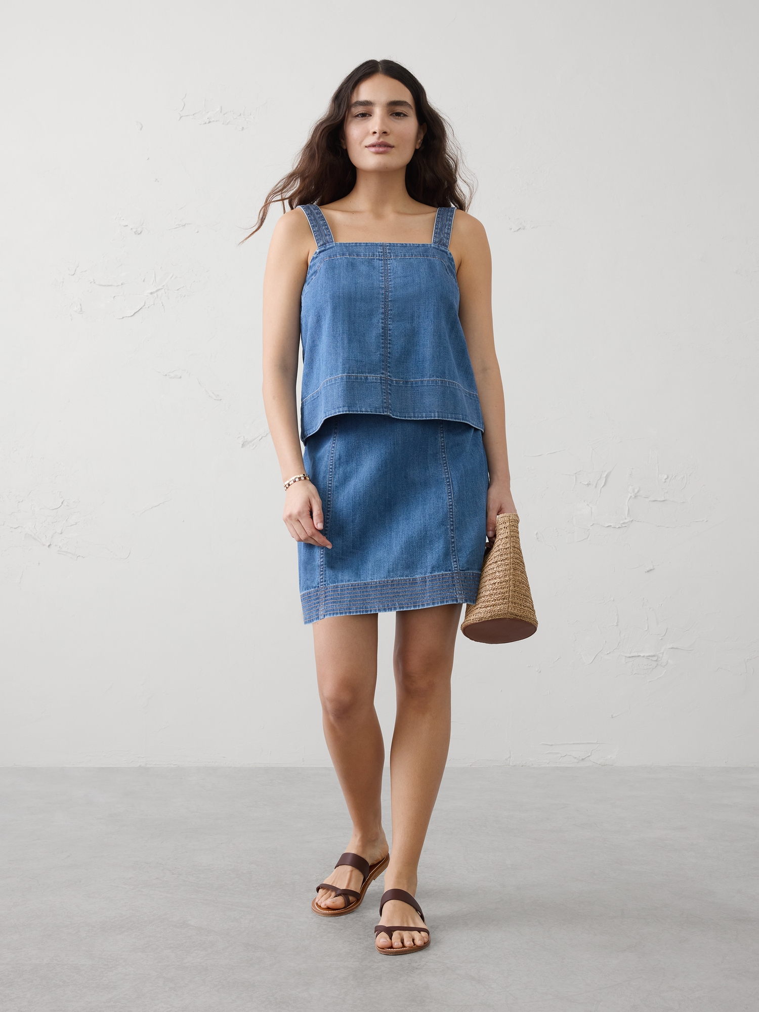 L'image numéro 1 présente Camisole en denim à points trapunto