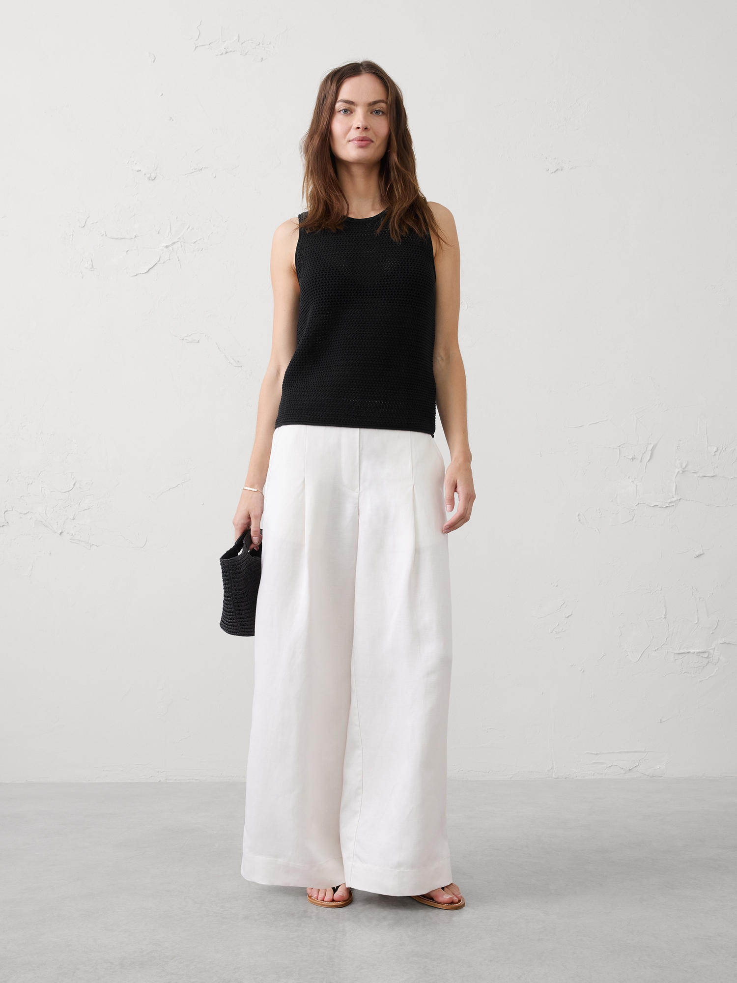 L'image numéro 1 présente Camisole en tricot côtelé texturé