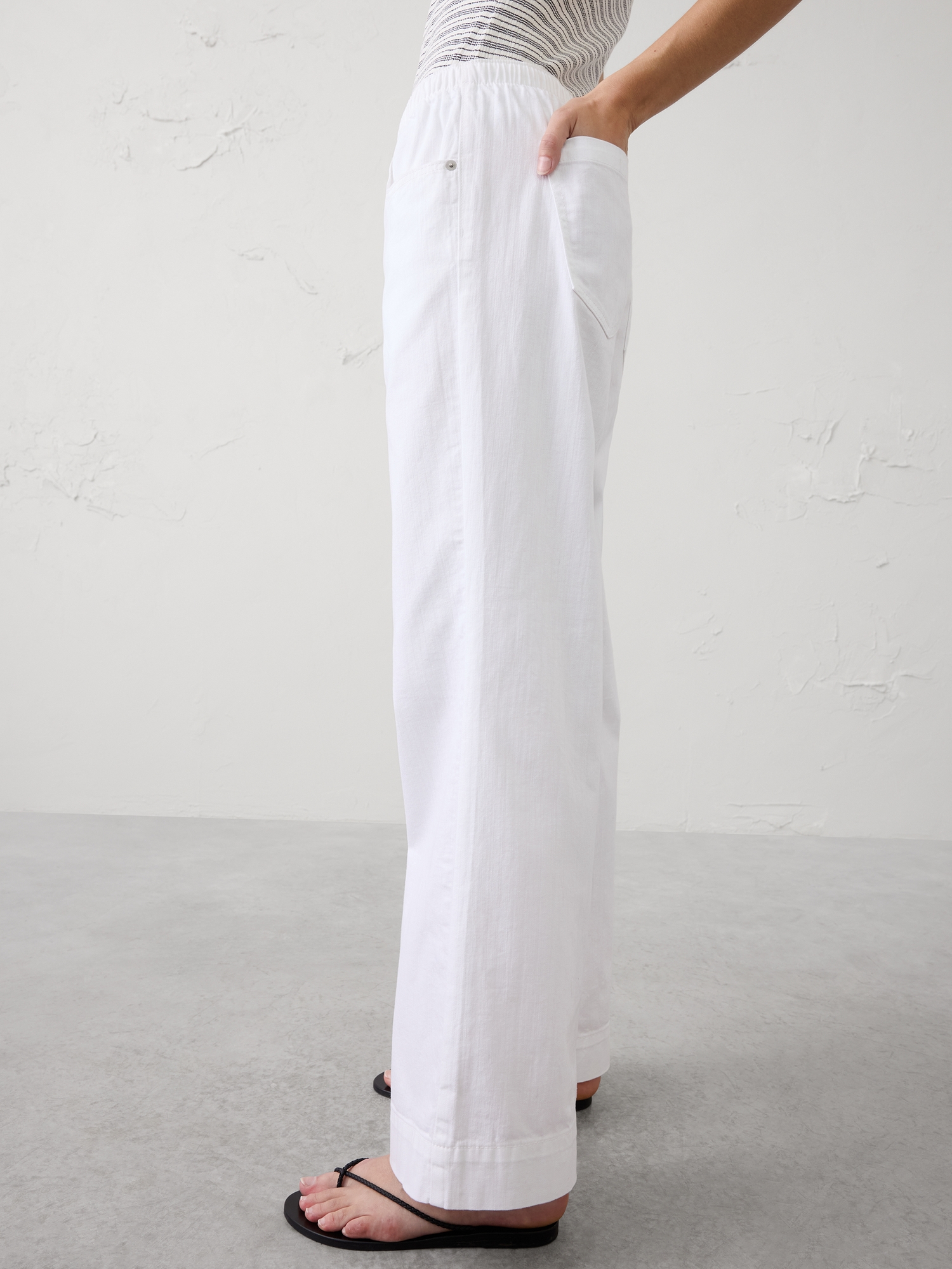 Image number 3 showing, Wide-Leg Mid-Rise Summerweight Pull-On Jean
