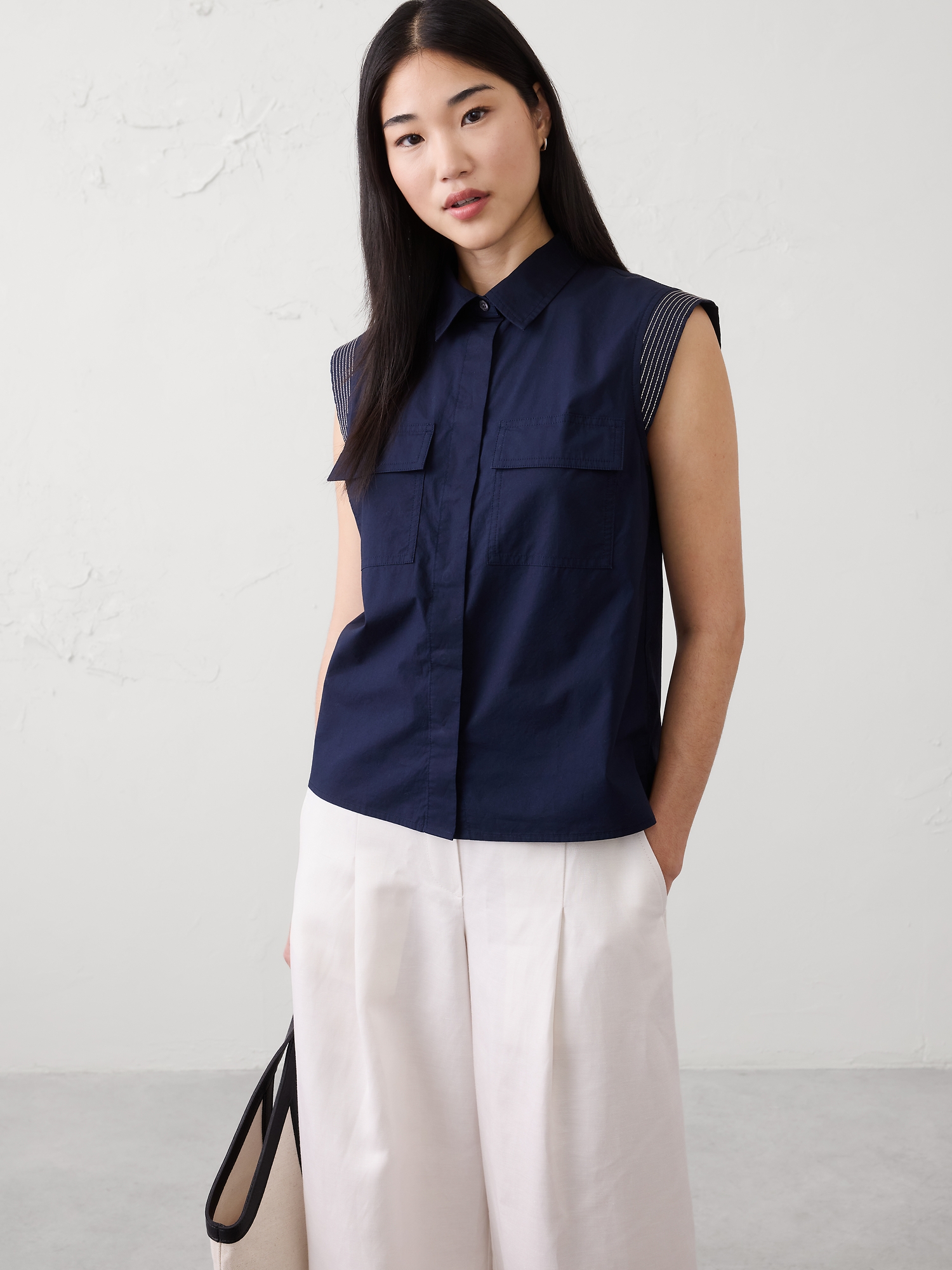 L'image numéro 1 présente Chemise à mancherons trapunto