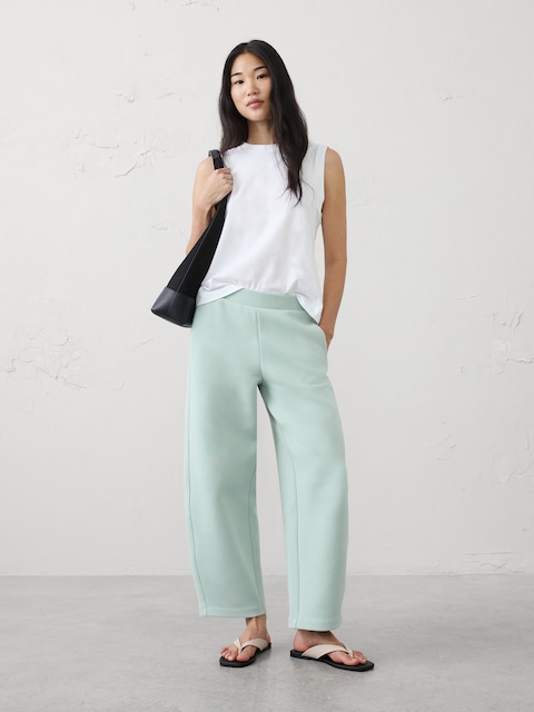 Weekender Barrel-Leg Mid-Rise Pant