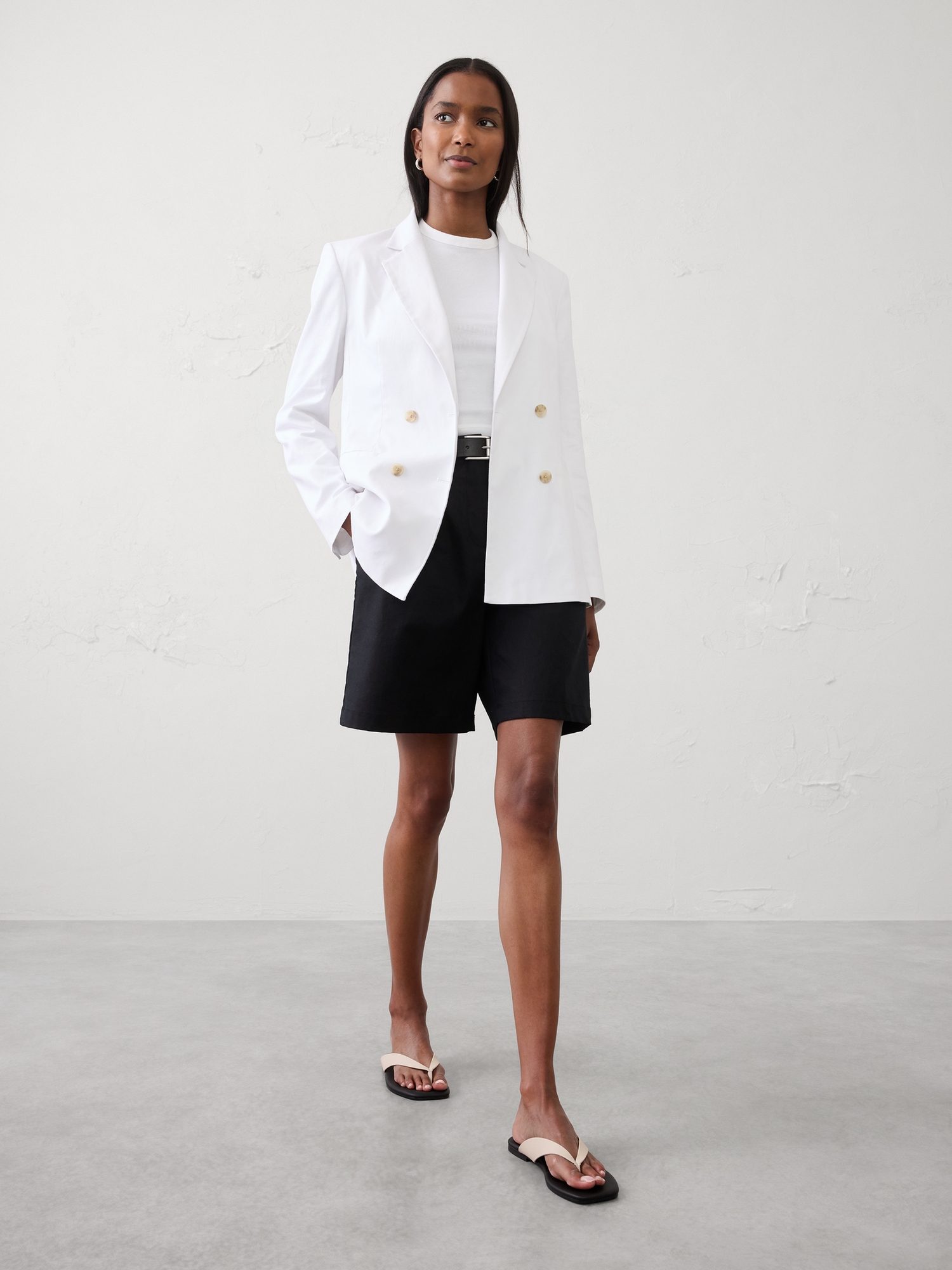 L'image numéro 3 présente Blazer double boutonnage en mélange de lin