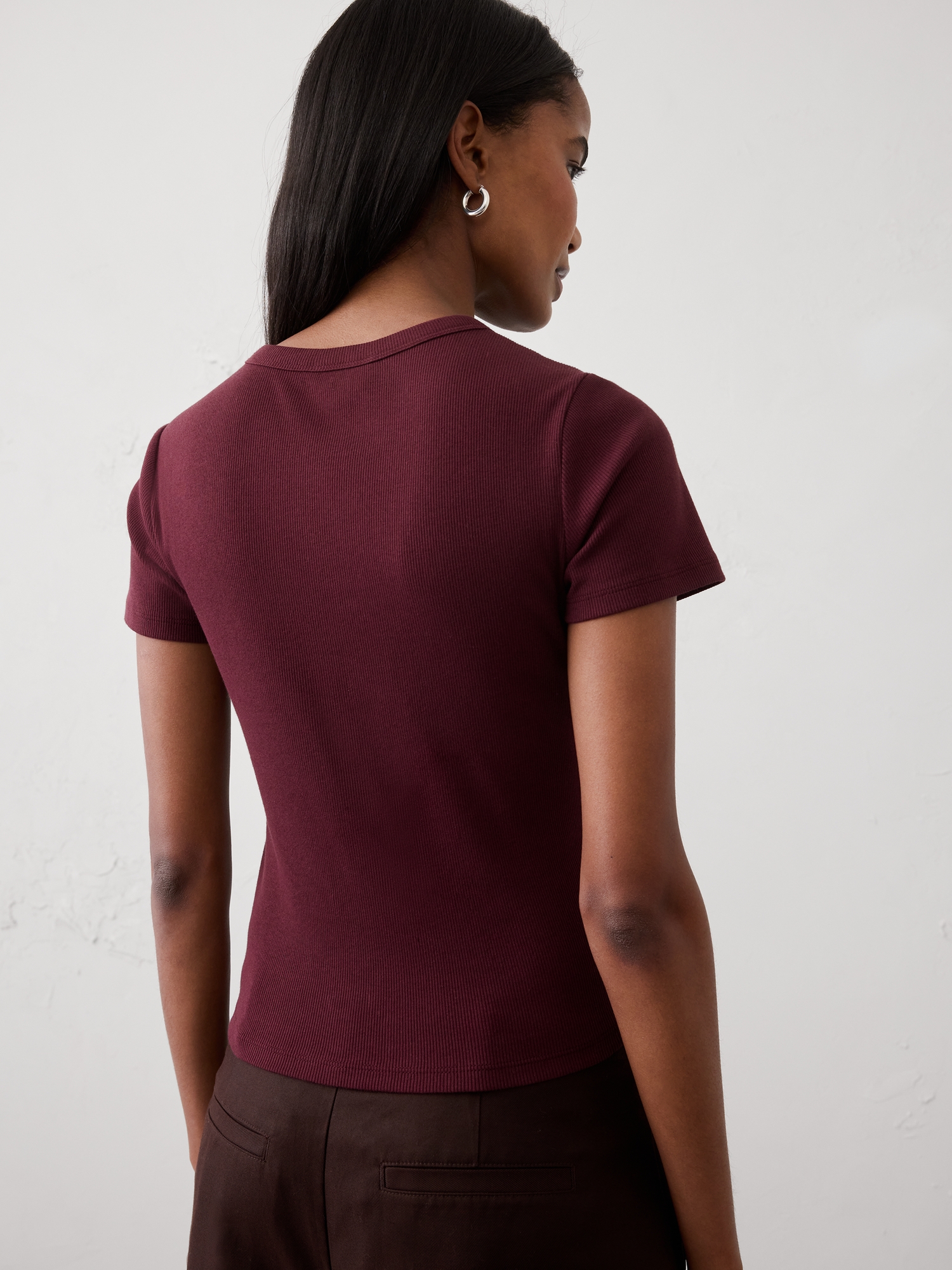 L'image numéro 2 présente T-shirt côtelé