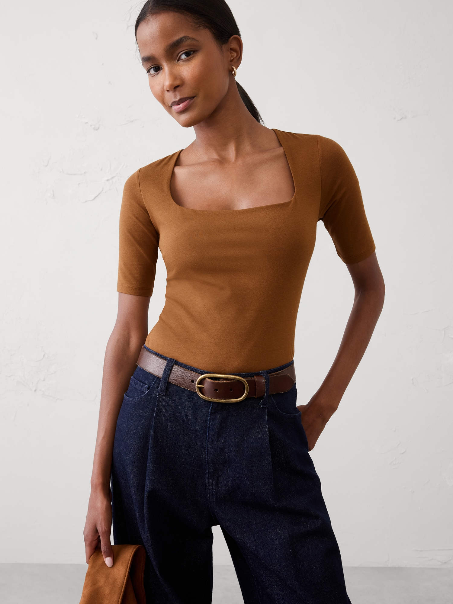L'image numéro 1 présente Haut à encolure carrée extensible et doux