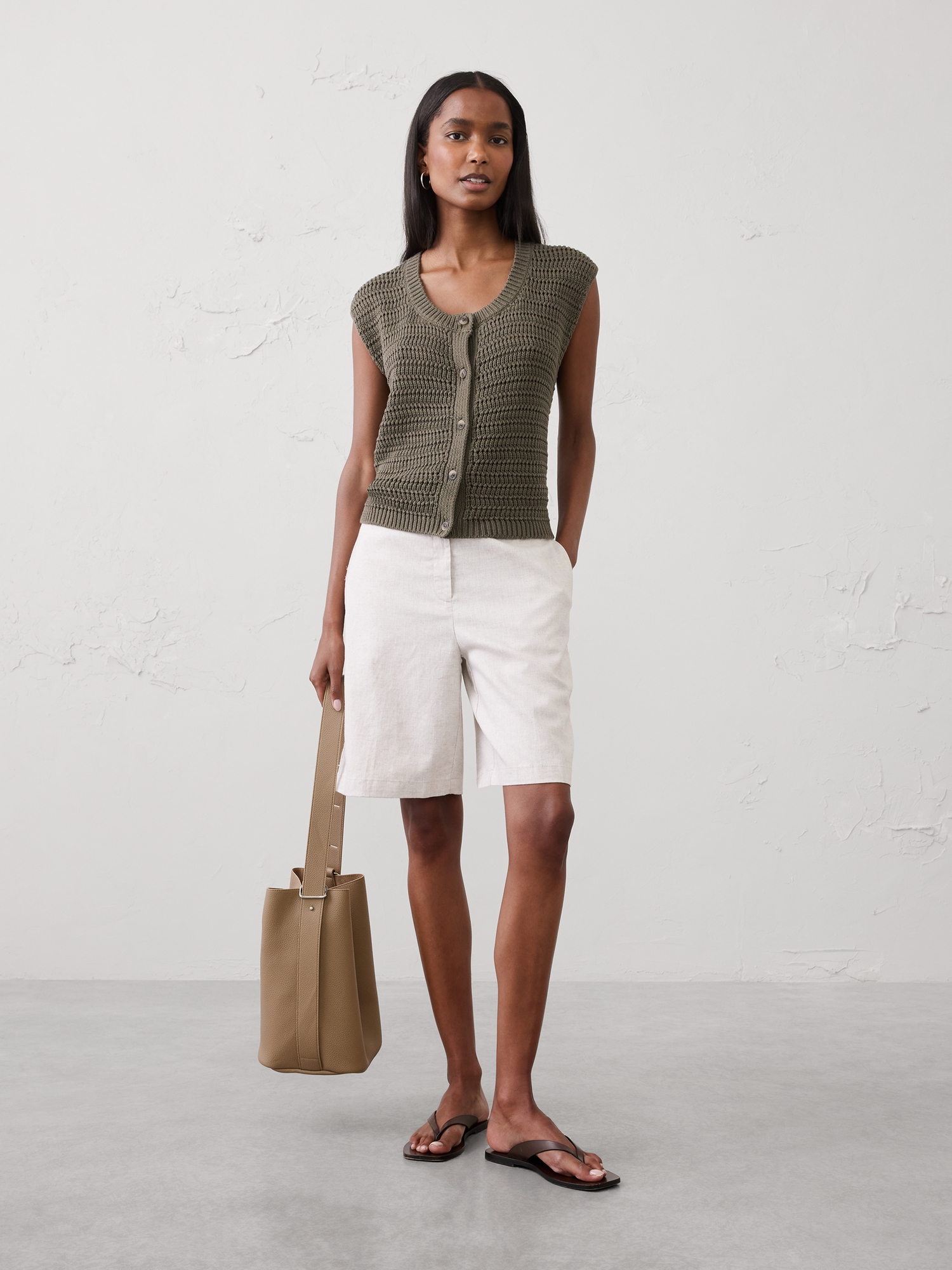 L'image numéro 1 présente Bermuda à taille haute en mélange de lin
