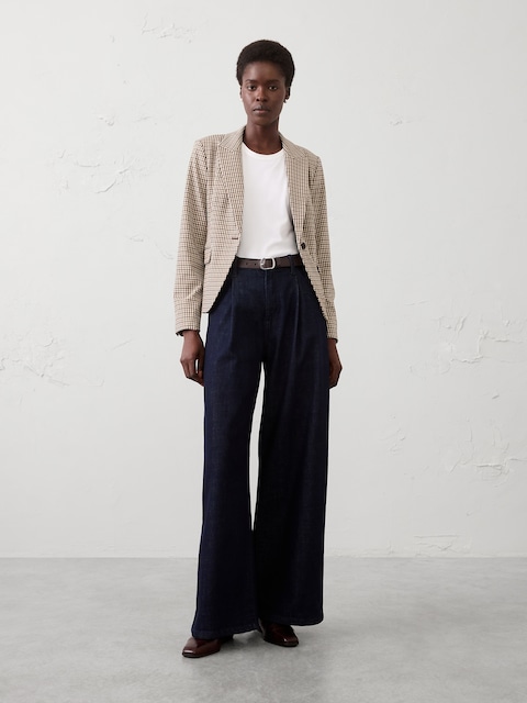 Sculpted Stretch Classic Blazer